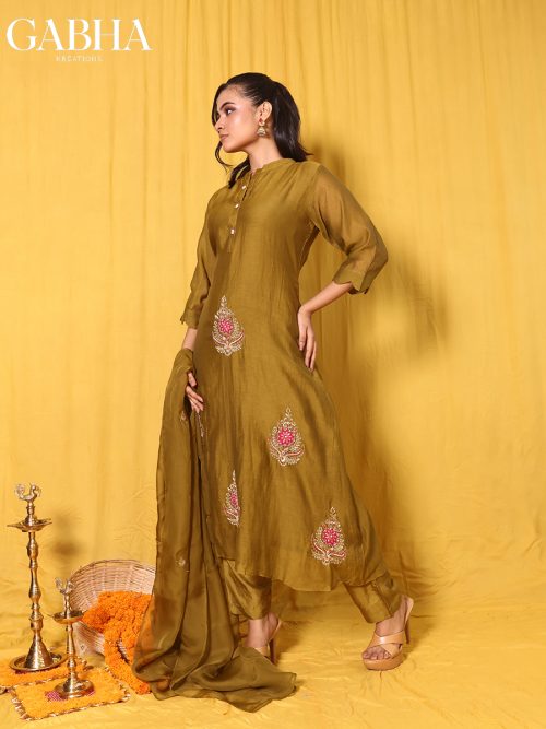 Mulchanderi Embroidery Plain Kurta Pant Dupatta